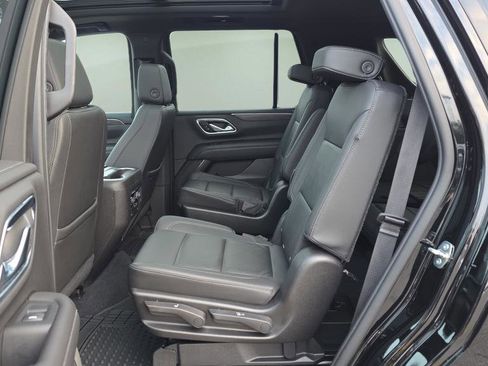 Used 2021 Chevrolet Tahoe Z71 w/ Z71 Signature Package image 14