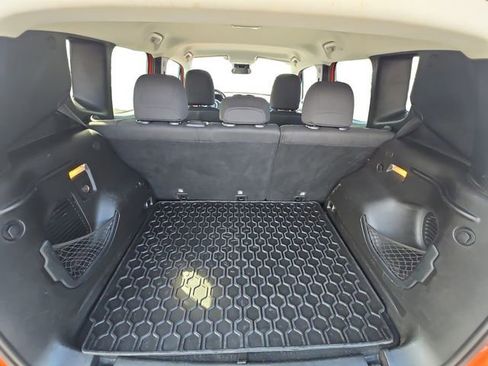 Used 2016 Jeep Renegade Trailhawk image 13