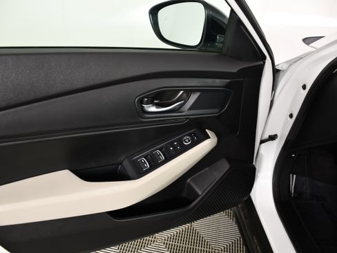 Certified 2025 Honda Accord SE image 34