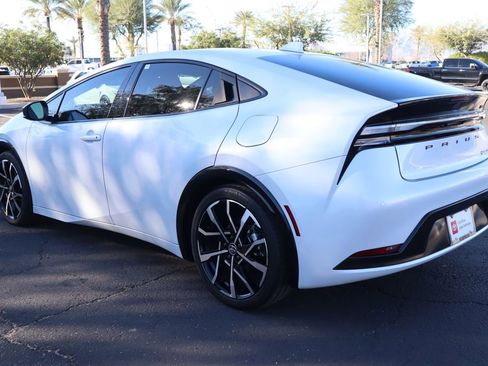 Certified 2025 Toyota Prius Plug-In Hybrid image 7