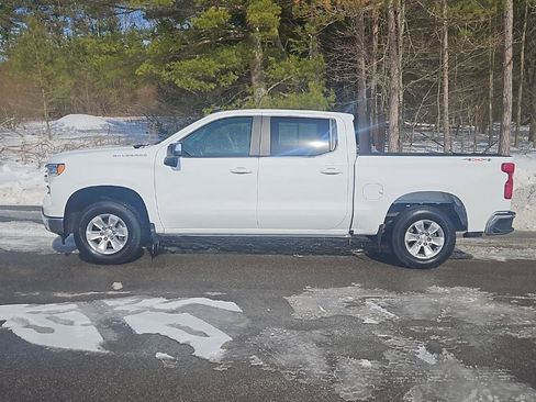 Used 2025 Chevrolet Silverado 1500 LT image 2