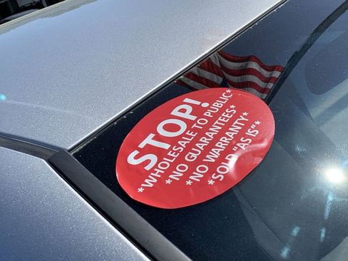 Used 2018 Toyota Camry LE image 33