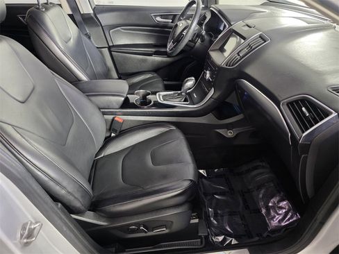 Used 2018 Ford Edge Titanium image 34