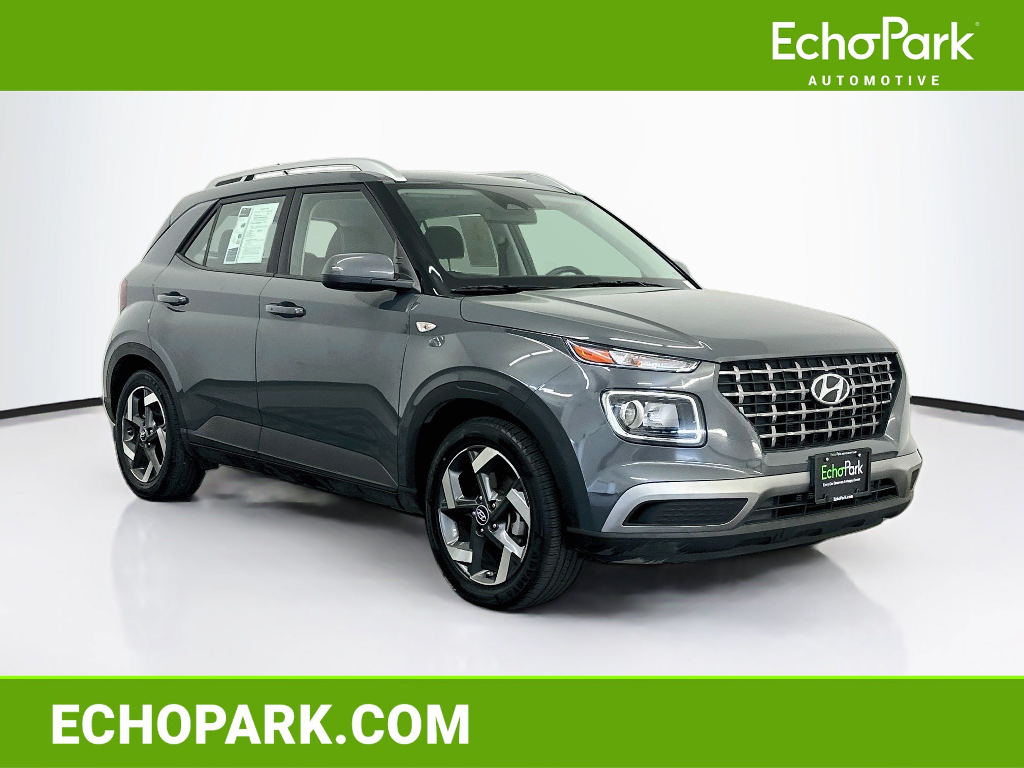 Used 2025 Hyundai Venue SEL FWD image 1