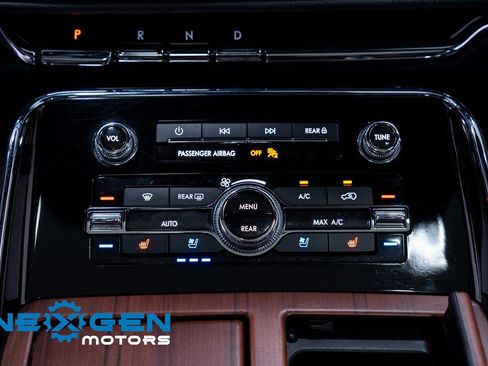 Used 2022 Lincoln Navigator Reserve AWD/4WD image 13