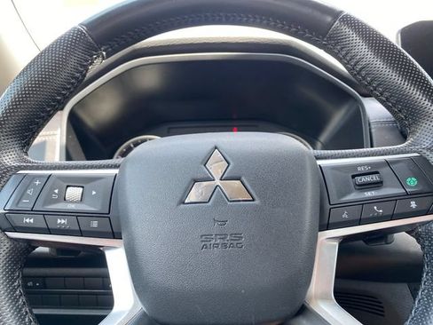 Used 2024 Mitsubishi Outlander SE AWD/4WD image 15