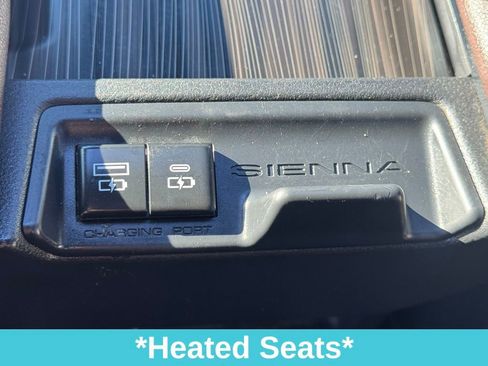 Used 2021 Toyota Sienna Platinum image 23