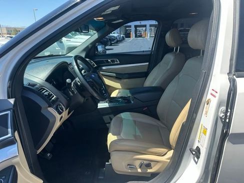 Used 2017 Ford Explorer XLT w/ Equipment Group 202A FWD image 2