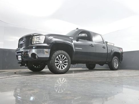 Used 2010 GMC Sierra 1500 SLT w/ All-Terrain Package AWD/4WD image 47