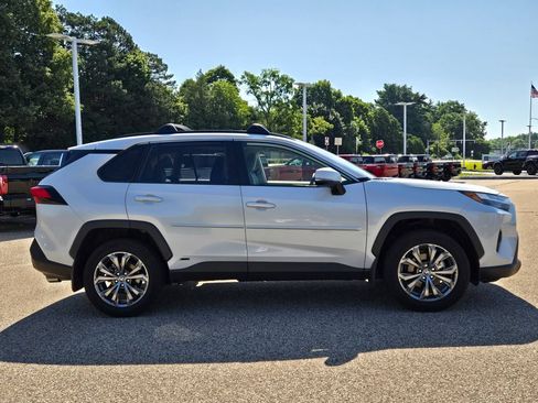 Used 2025 Toyota RAV4 XLE Premium w/ Weather Package AWD/4WD image 7