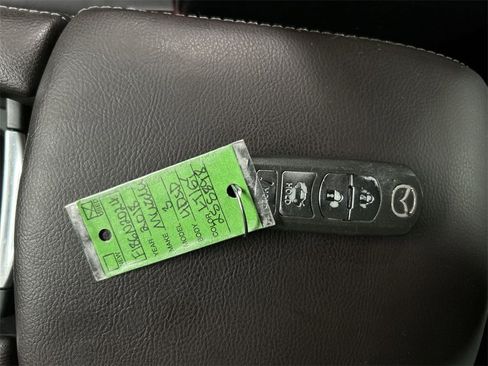 Used 2018 MAZDA MAZDA3 Touring image 12