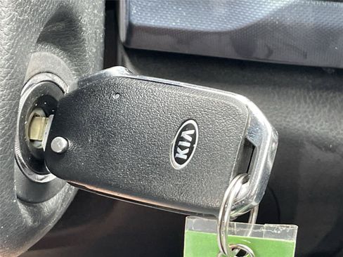 Used 2021 Kia Seltos S FWD image 20