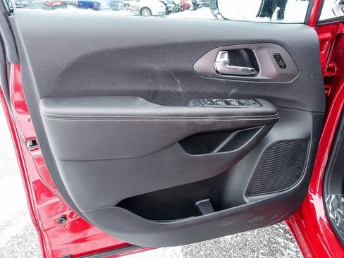 New 2026 Chrysler Pacifica Select image 17