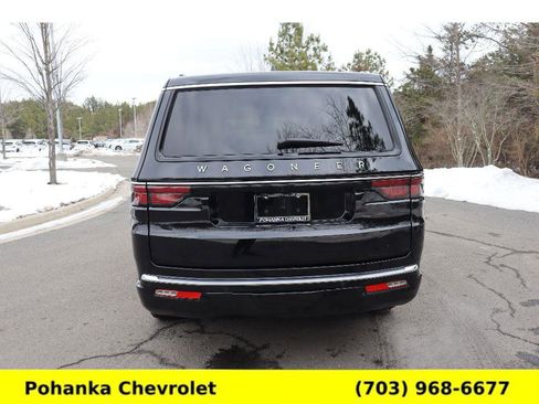Used 2024 Jeep Wagoneer 4WD w/ Premium Group I image 6