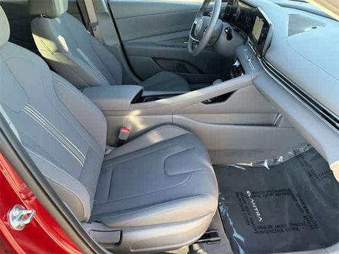 Certified 2025 Hyundai Elantra SEL image 19