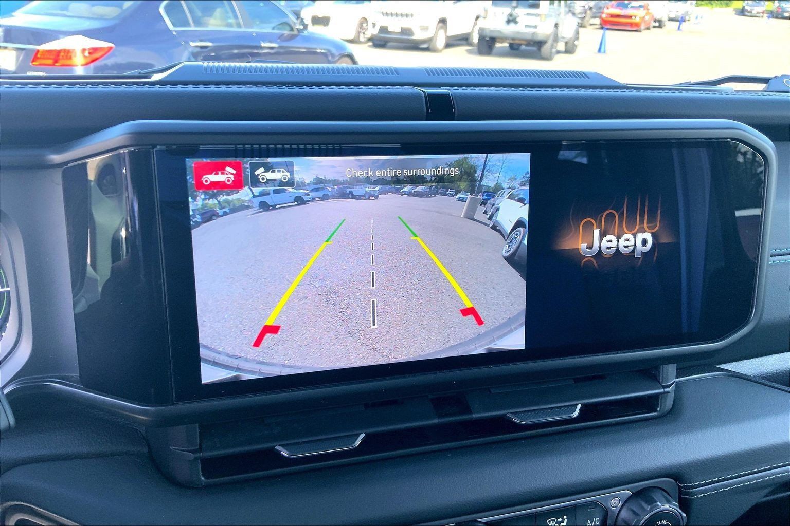 Used 2024 Jeep Wrangler High Altitude AWD/4WD image 28