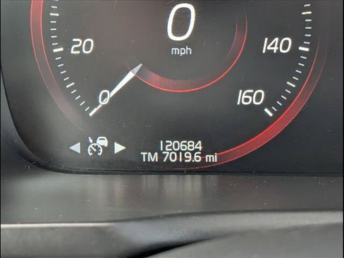 Used 2018 Volvo XC90 T6 Momentum w/ Convenience Package AWD/4WD image 19