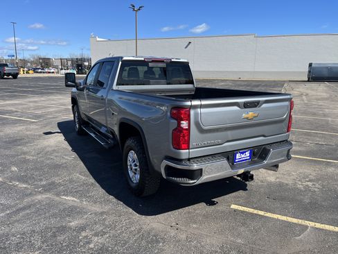 Used 2025 Chevrolet Silverado 2500 LT image 4