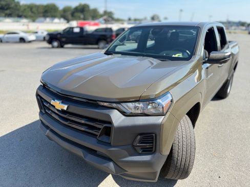 Used 2023 Chevrolet Colorado W/T RWD image 15
