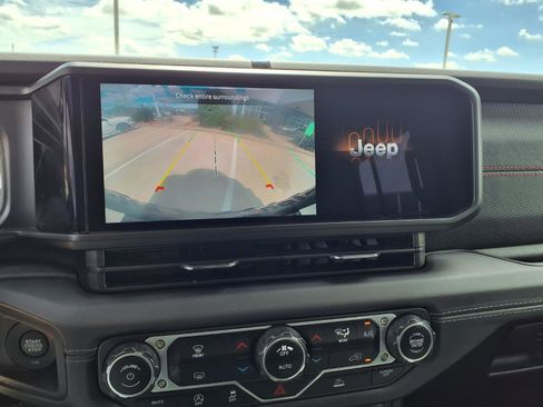 Used 2025 Jeep Wrangler Unlimited Rubicon image 20