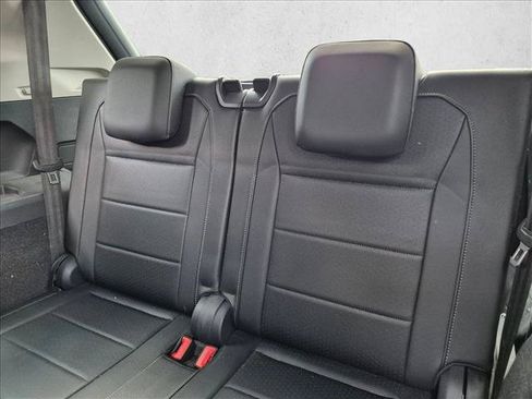 Used 2019 Volkswagen Tiguan SE w/ Panoramic Sunroof Package AWD/4WD image 14