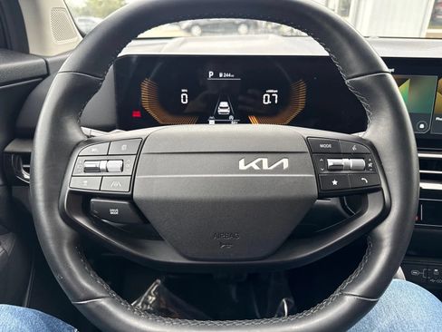 Used 2026 Kia Sportage LX FWD image 16