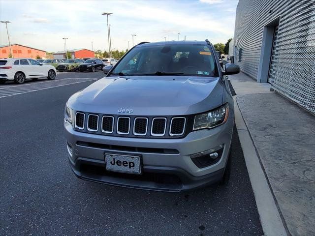 Used 2020 Jeep Compass Latitude w/ Cold Weather Group AWD/4WD image 10