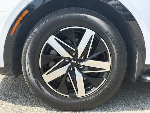Certified 2022 Kia Sorento EX w/ Panoramic Sunroof Package FWD image 7