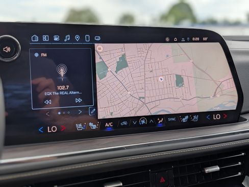 New 2025 Chevrolet Suburban Premier image 19