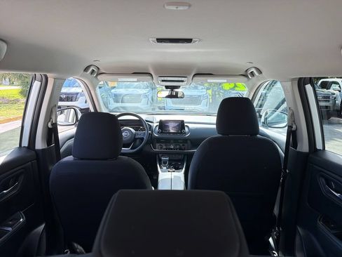 Certified 2024 Nissan Rogue SV AWD/4WD image 35