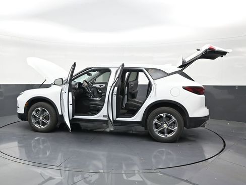 Used 2023 Chevrolet Blazer LT FWD image 30