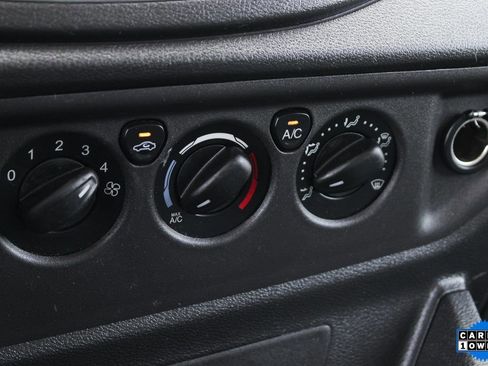 Used 2019 Ford Transit 250 138 image 23