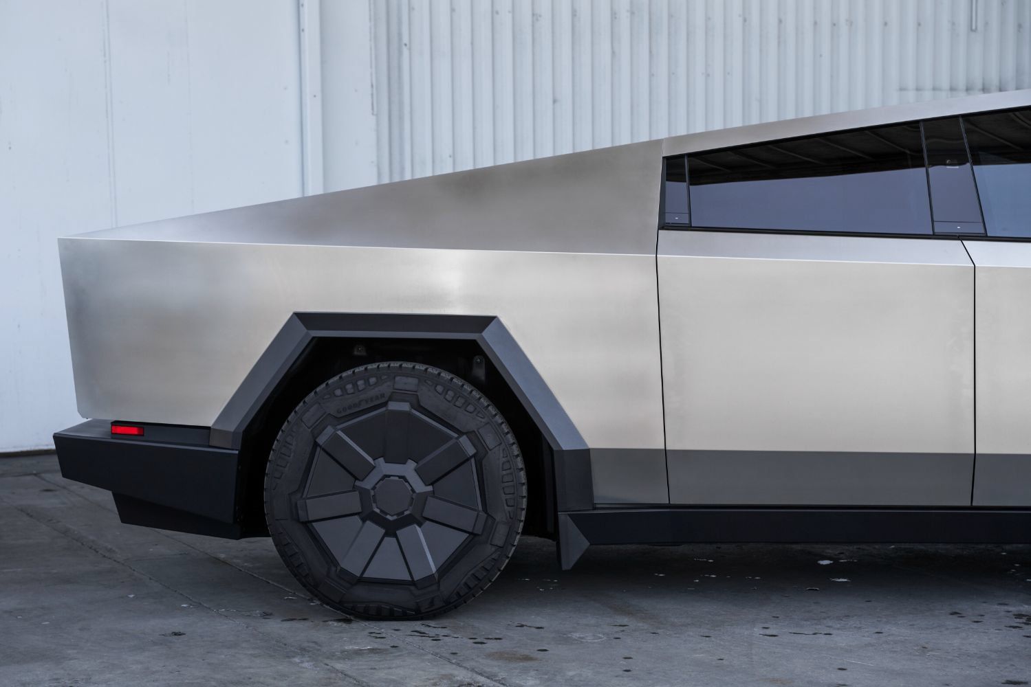 Used 2024 Tesla Cybertruck Cyberbeast AWD/4WD image 21