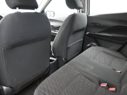 Used 2022 Nissan Kicks S FWD image 21