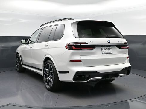 New 2026 BMW X7 M60i image 5