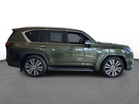 New 2026 Lexus LX 600 4WD w/ Luxury Package image 2