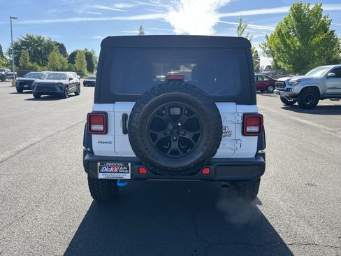 Used 2023 Jeep Wrangler Unlimited w/ Cold Weather Group AWD/4WD image 4