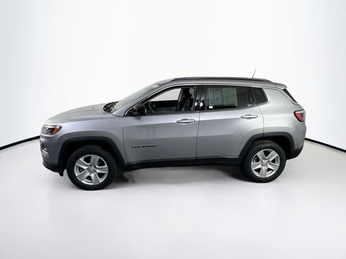 Used 2022 Jeep Compass Latitude w/ Convenience Group AWD/4WD image 8