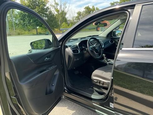 Used 2022 Chevrolet Equinox LT AWD/4WD image 14