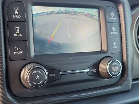 Used 2018 Jeep Wrangler Unlimited Sport image 27