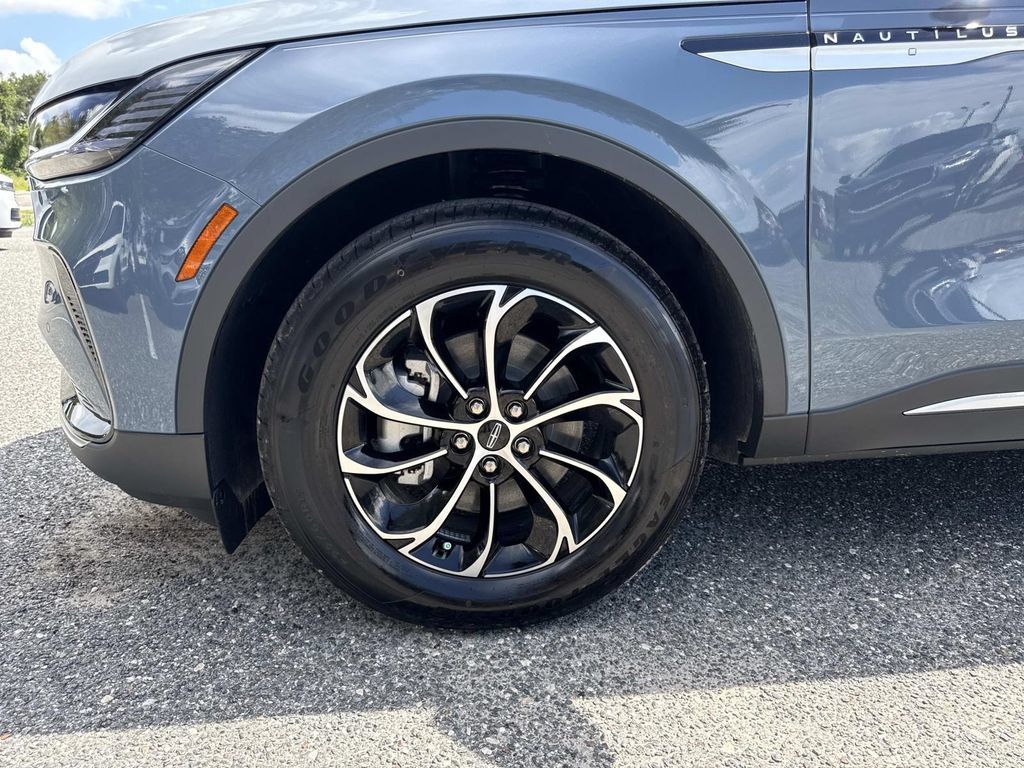 New 2026 Lincoln Nautilus Premier w/ Equipment Group 102A AWD/4WD image 10