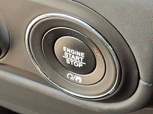 Used 2022 Maserati Levante Modena image 23