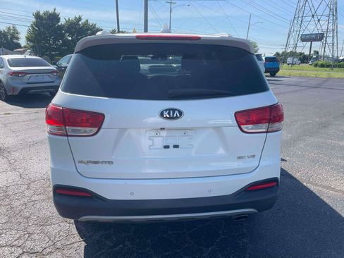 Used 2023 Kia Sportage LX FWD image 6