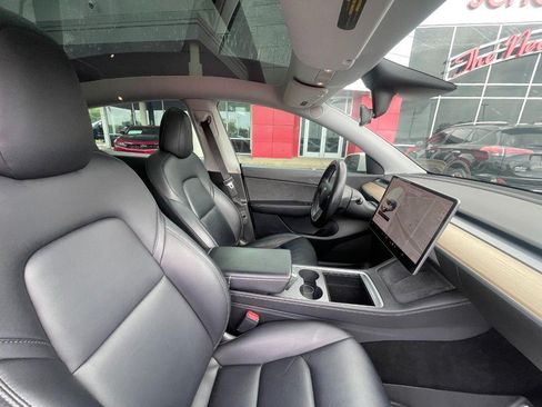 Used 2021 Tesla Model Y Long Range AWD/4WD image 4