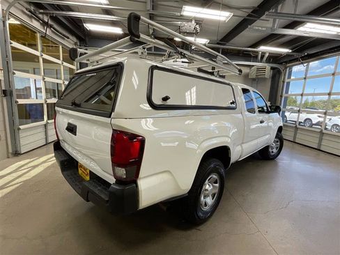 Used 2019 Toyota Tacoma SR image 5