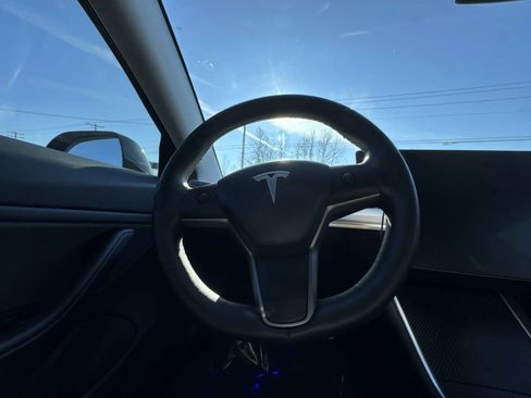 Used 2019 Tesla Model 3 Long Range image 11