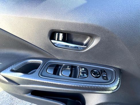 Used 2021 Nissan Versa SV image 15