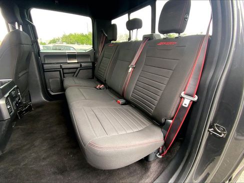Used 2018 Ford F150 XLT w/ Equipment Group 302A Luxury AWD/4WD image 17