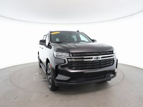 Used 2022 Chevrolet Suburban RST w/ Luxury Package image 28