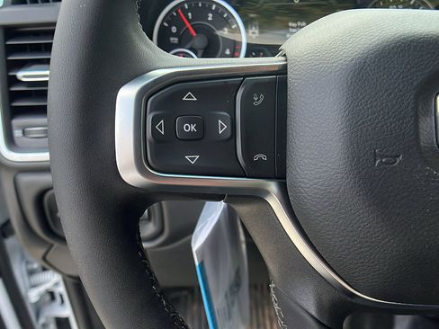 New 2025 RAM 5500 4x4 Regular Cab image 21